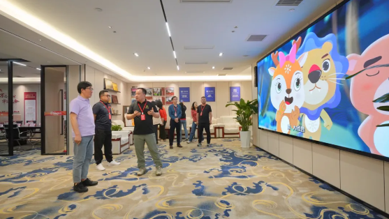 高途创始人、董事长兼CEO陈向东先生一行莅临4118云顶集团体育参观、交流